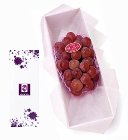 Queen Nina Grapes (Seedless) | Yamanashi Prefecture | 710g